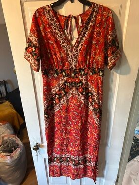 Red Floral V-Neck Maxi Dress